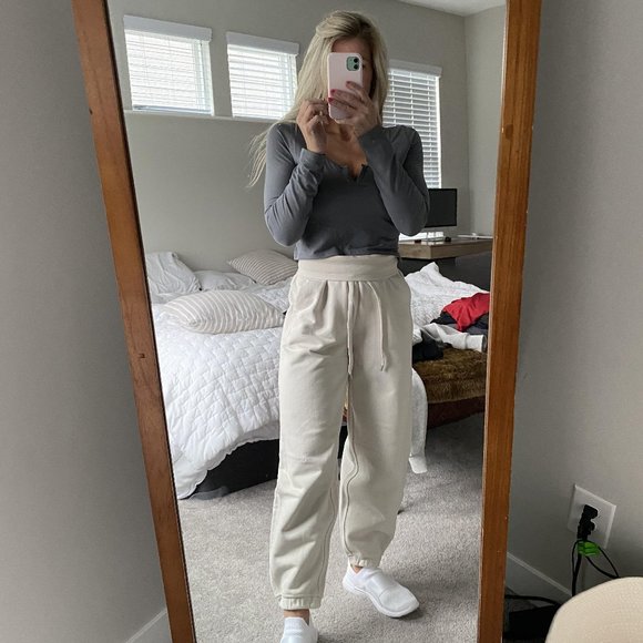 Lululemon Scuba Relaxed High-Rise Jogger White Opal - Picture 2 of 2